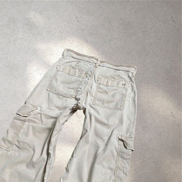American Eagle Outfitters Mid Rise Cream Beige Cargo Style Wide Leg Pants - Picture 4 of 9